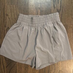 Women's Gray Vuori villa Short